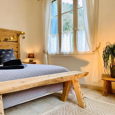 Peaceful Retreat At The Foot Of Black Mountain
