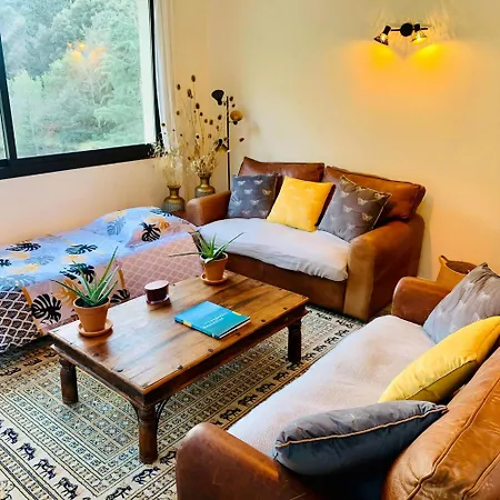 Peaceful Retreat At The Foot Of Black Mountain بيت للعطل
