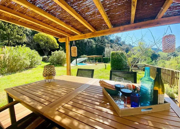 Peaceful Retreat At The Foot Of Black Mountain Hébergement de vacances Caunes-Minervois